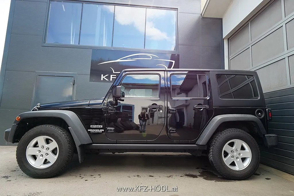 Jeep Wrangler Unlimited Sport 2,8 CRD Aut. Image 6